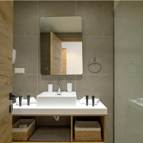 3 bedroom villa with pool & seaview, near Acharavi, sleeps 6